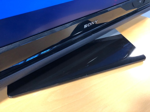 987312-4 Sony Bravia KDL-40V4000 40-tuuman TV - Ei pohjahintaa