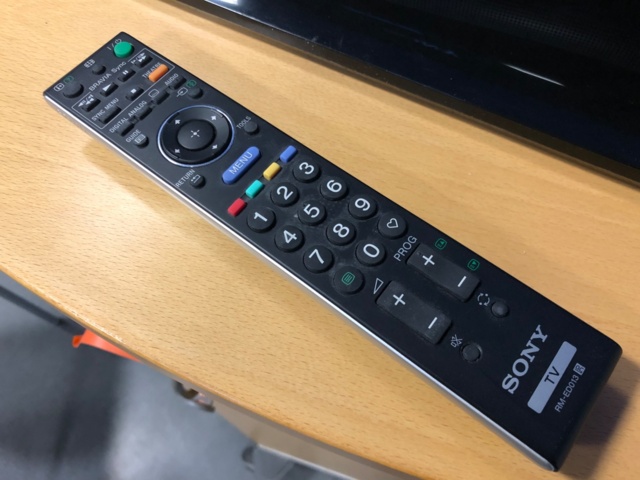 987312-3 Sony Bravia KDL-40V4000 40-tuuman TV - Ei pohjahintaa