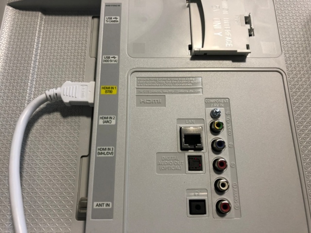 987314-6 Samsung UE40J5515AK 40-tuuman Smart TV - Ei pohjahintaa