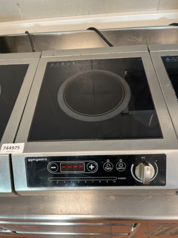 744975-7 Induktionsplattor GGM Gastro 3 stycken