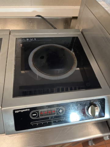 744975-8 Induktionsplattor GGM Gastro 3 stycken