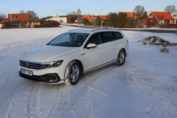 987397-1 Volkswagen Passat Variant GTE - 2021