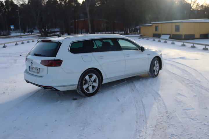 987397-8 Volkswagen Passat Variant GTE - 2021