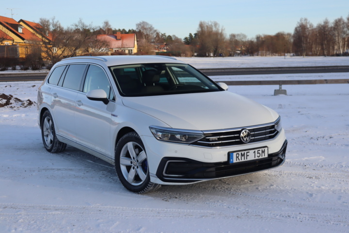 987397-11 Volkswagen Passat Variant GTE - 2021