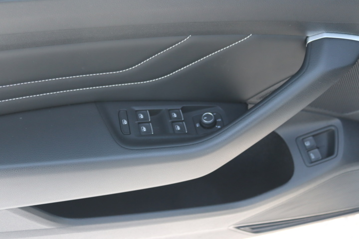 987397-17 Volkswagen Passat Variant GTE - 2021