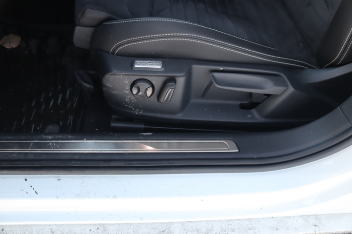 987397-18 Volkswagen Passat Variant GTE - 2021