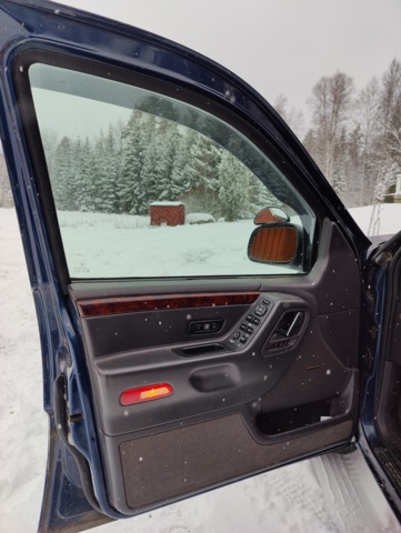 940111-23 Jeep Grand Cherokee 4.7 V8 4WD - 2000