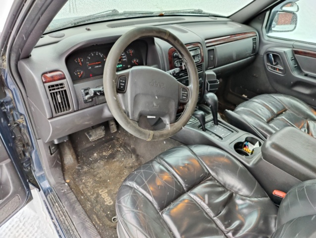 940111-26 Jeep Grand Cherokee 4.7 V8 4WD - 2000