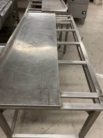 961566-4 2 stainless steel benches