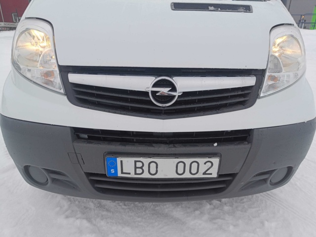 928824-16 Opel Vivaro Van 2.9t 2.0 CDTI -2011