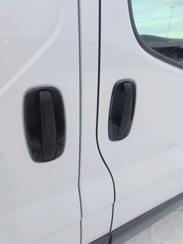 928824-48 Opel Vivaro Van 2.9t 2.0 CDTI -2011