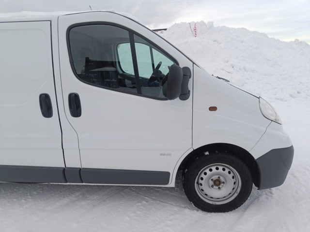 928824-50 Opel Vivaro Van 2.9t 2.0 CDTI -2011