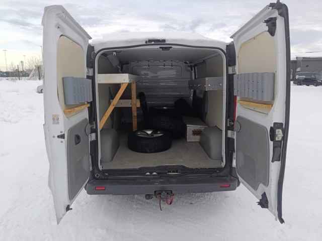 928824-52 Opel Vivaro Van 2.9t 2.0 CDTI -2011