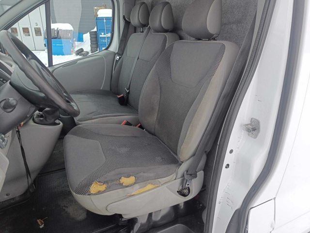 928824-77 Opel Vivaro Van 2.9t 2.0 CDTI -2011