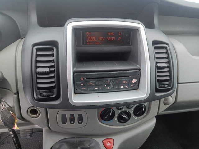 928824-79 Opel Vivaro Van 2.9t 2.0 CDTI -2011