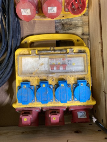 987509-7 Power stations and 3-phase cable