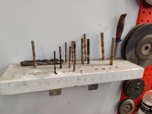 986384-11 Workbench with tool board (Updated info)