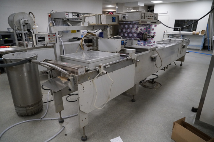 987574-5 Packaging machine Multivac R7000 - 1998