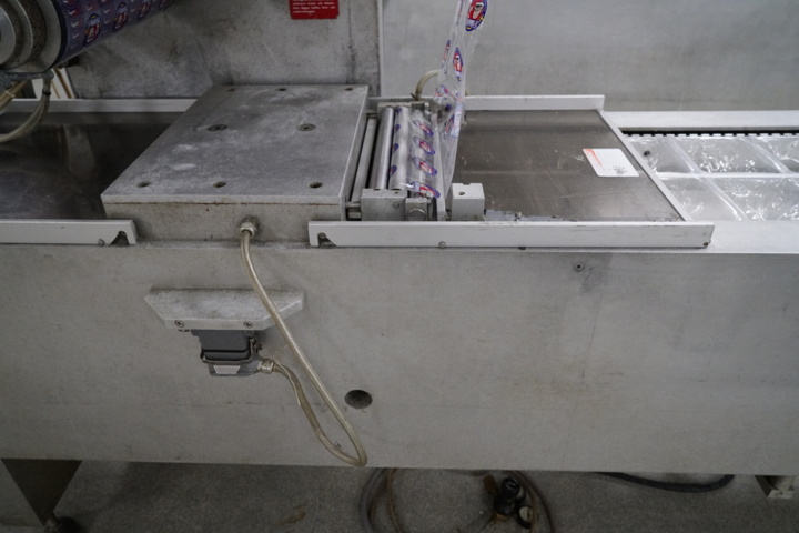 987574-8 Packaging machine Multivac R7000 - 1998
