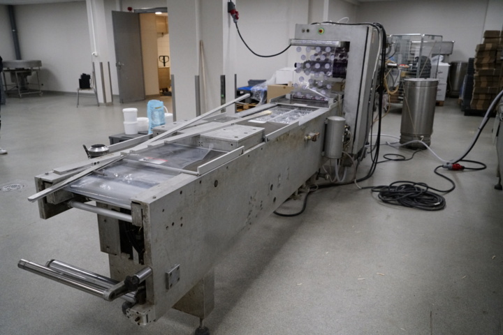 987574-12 Packaging machine Multivac R7000 - 1998