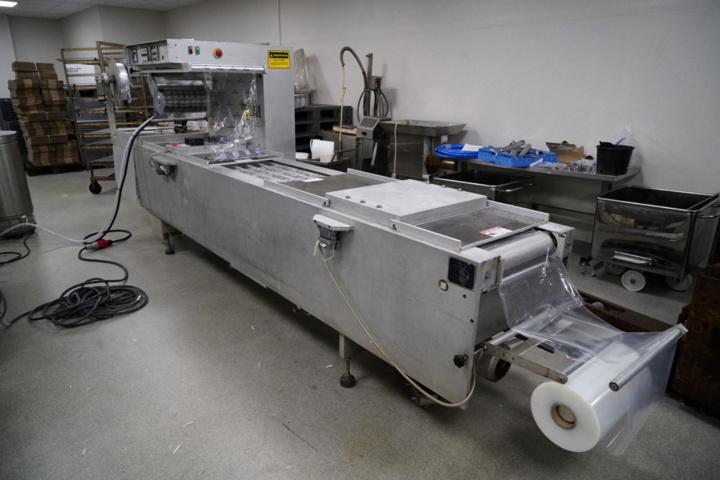 987575-4 Packaging machine Multivac R5200 - 1990