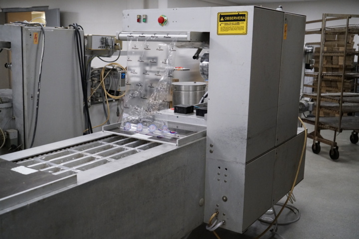 987575-7 Packaging machine Multivac R5200 - 1990