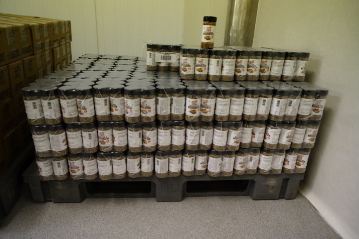 987576-4 Lot of frying spices - 950 cans Canadian blend