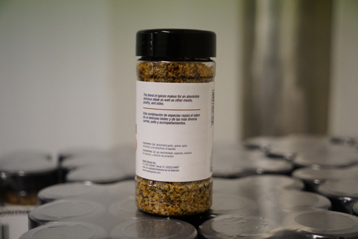 987576-5 Lot of frying spices - 950 cans Canadian blend