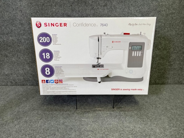 662939-2 Singer Sewing machine Confidence 7640 (New in box)