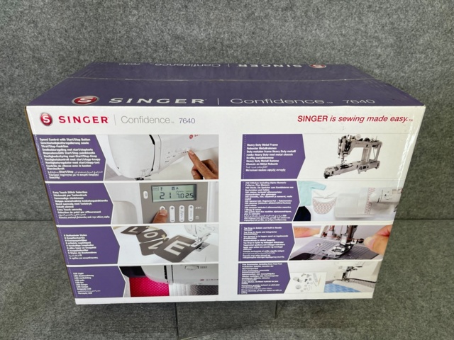 662940-8 Singer Sewing machine Confidence 7640 (New in box)