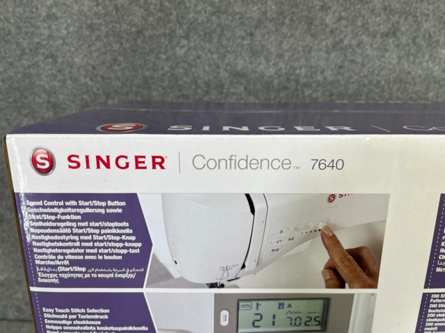 662940-9 Singer Sewing machine Confidence 7640 (New in box)