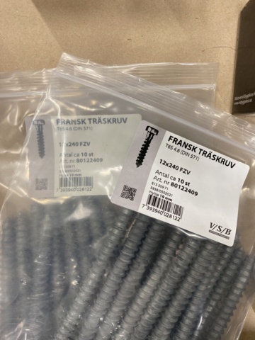 987647-5 Assortment with French wood screw