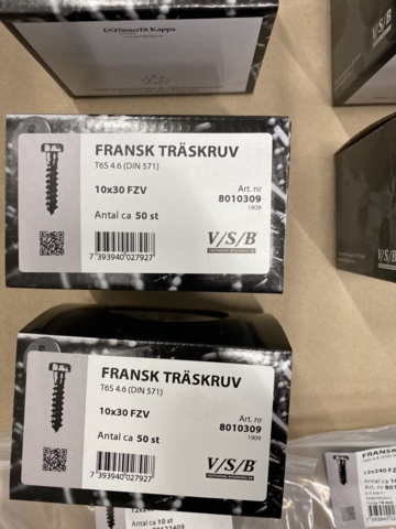 987647-12 Assortment with French wood screw