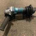 987678-2 1 Makita angle grinder & 1 Makita plate nibbler