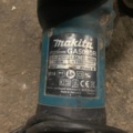 987678-4 1 Makita angle grinder & 1 Makita plate nibbler