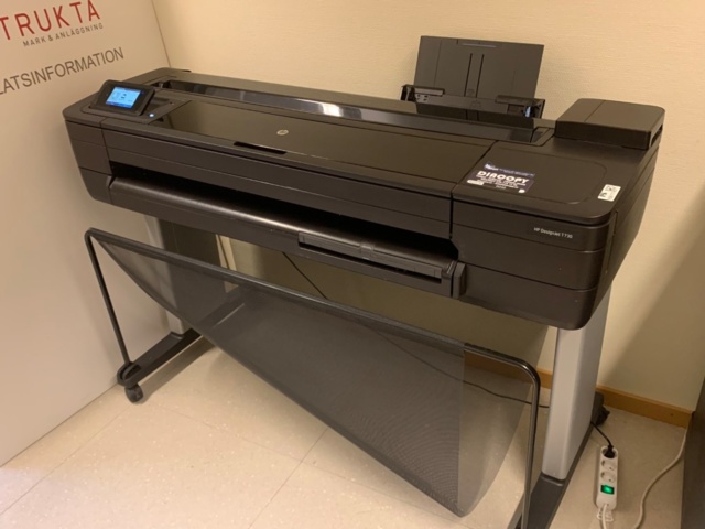 956117-2 Large printer HP DesignJet T730