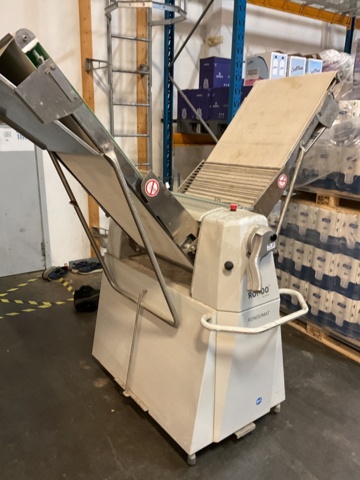 961628-8 Rolling machine Rondo on wheels