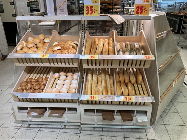 961662-2 Hyllinredning för bröd i vinkel