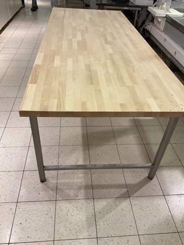 961672-2 Bakery bench in mint condition