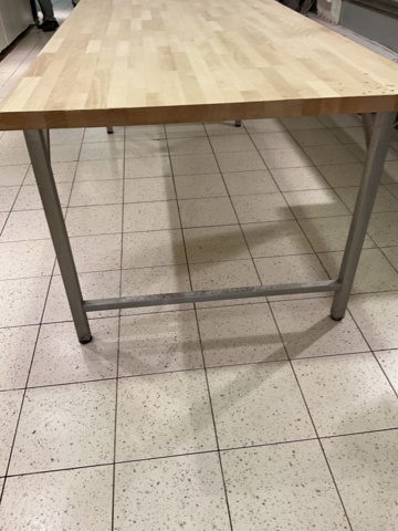 961672-3 Bakery bench in mint condition