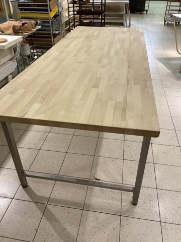 961672-5 Bakery bench in mint condition