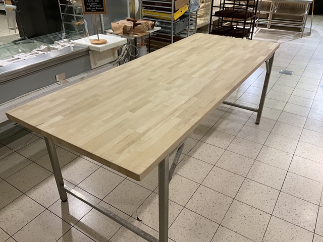 961672-6 Bakery bench in mint condition