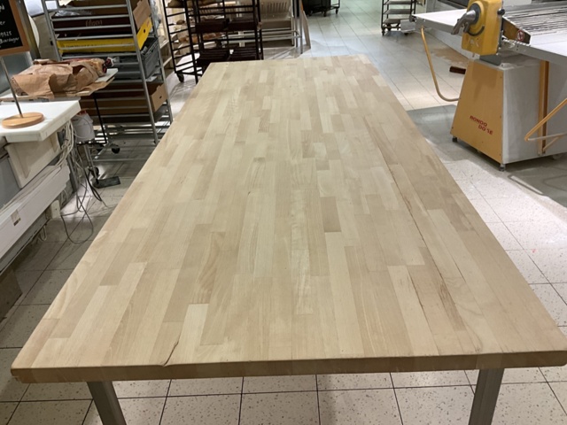 961672-7 Bakery bench in mint condition