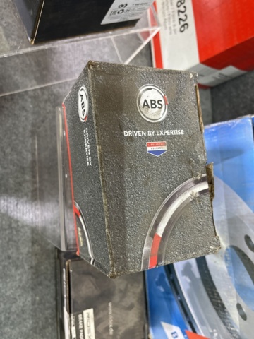 662946-10 Spare parts for passenger cars