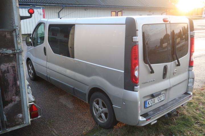 988020-6 Nissan Primastar Combi 2.5 dCi Quickshift, 146hp, 2010