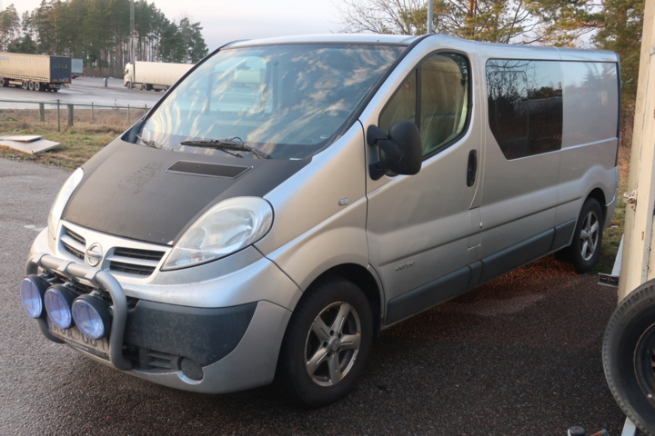 988020-7 Nissan Primastar Combi 2.5 dCi Quickshift, 146hp, 2010