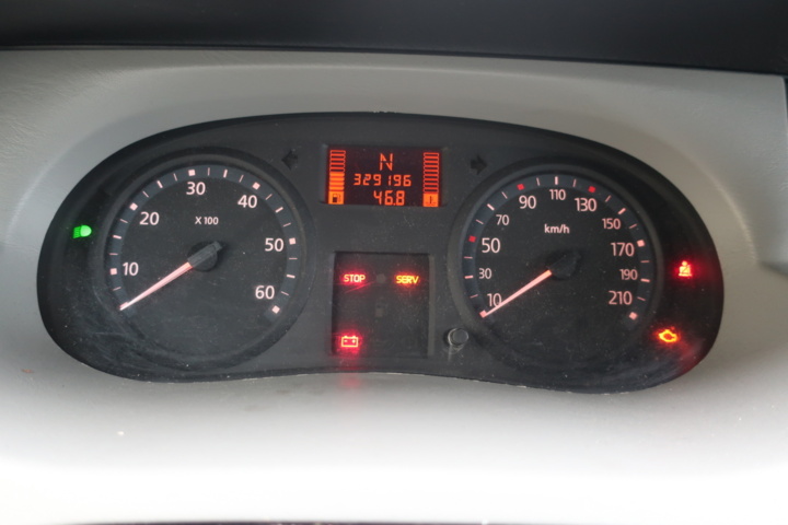 988020-29 Nissan Primastar Combi 2.5 dCi Quickshift, 146hp, 2010