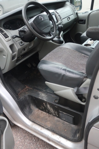 988020-38 Nissan Primastar Combi 2.5 dCi Quickshift, 146hp, 2010