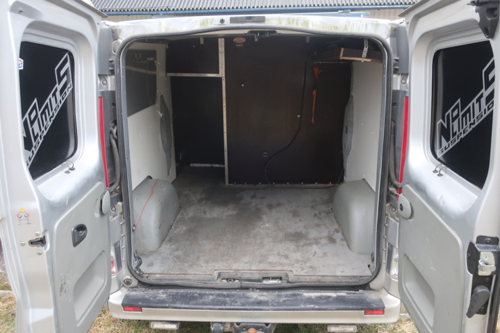 988020-39 Nissan Primastar Combi 2.5 dCi Quickshift, 146hp, 2010