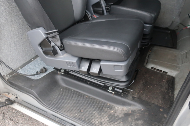 988020-46 Nissan Primastar Combi 2.5 dCi Quickshift, 146hp, 2010